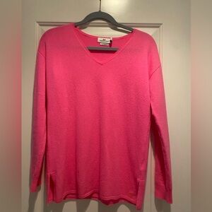 Vineyard vines v neck light wool/cashmere boxy sweater